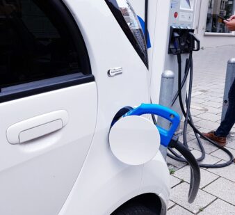 Borne de recharge pour véhicule électrique